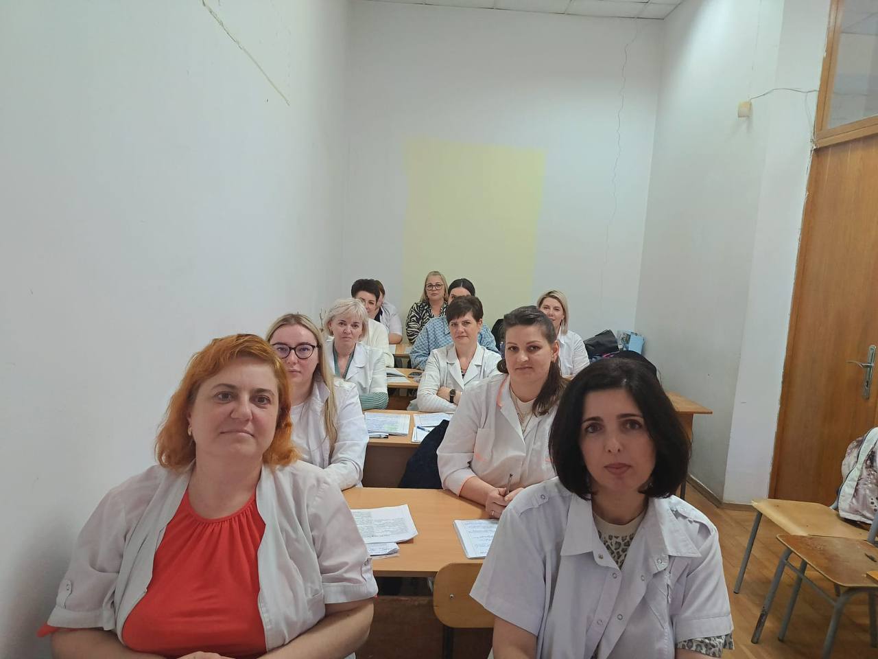 Эндокринная система играет важную роль в нашем организме, контролируя гормональный баланс и обеспечивая нормальное функционирование различных органов.