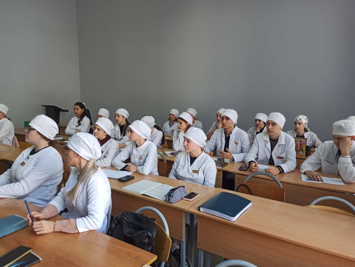 В Майкопском медицинском колледже состоялась лекция о донорстве костного мозга.