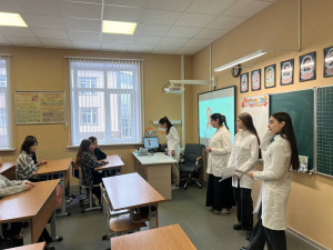 Щит из знаний: в школе №25 прошла откровенная беседа о профилактике ЗППП и ВИЧ с девушками